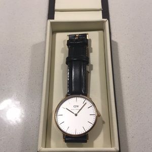 Brand new, never worn Daniel Wellington watch
